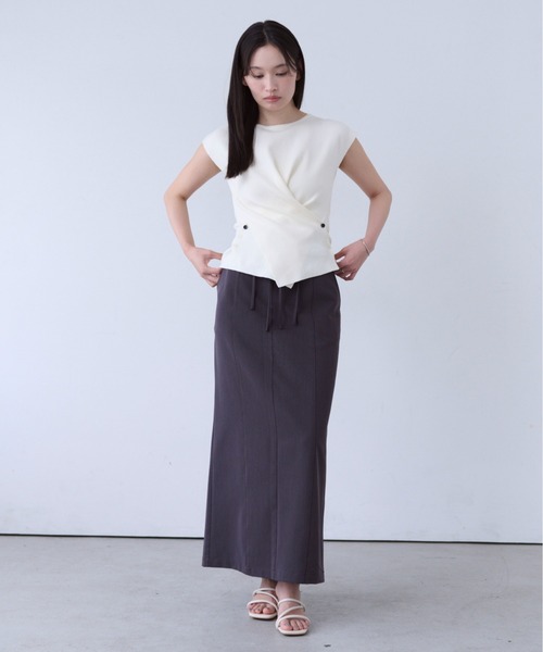 SOYEN（ソイエン）の「2WAYトリプルボタンカシュクールフレンチスリーブニット（ニット/セーター・レディース・ベージュ/オフホワイト/チャコール・F）」の15枚目の写真