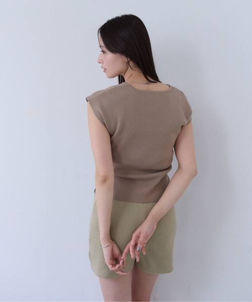 SOYEN（ソイエン）の「2WAYトリプルボタンカシュクールフレンチスリーブニット（ニット/セーター・レディース・ベージュ/オフホワイト/チャコール・F）」の14枚目の写真