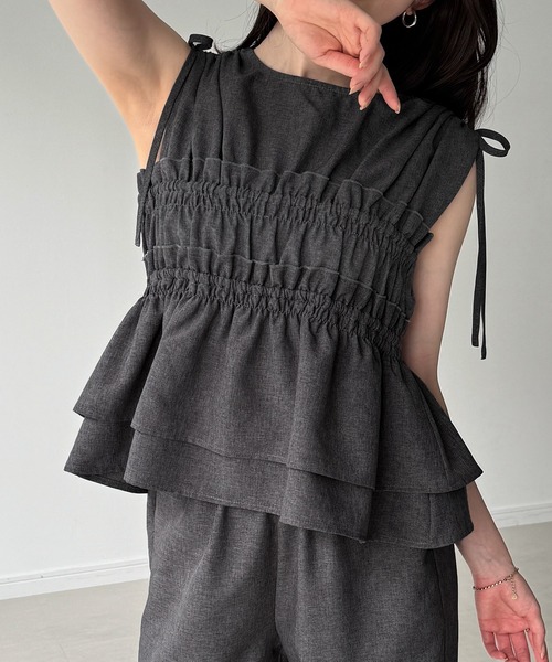 junoah（ジュノア）の「ペプラムデザイントップス＋パンツセットアップ（セットアップ・レディース・ブラック/チャコール/ライトベージュ・MEDIUM/SMALL/LARGE）」の5枚目の写真