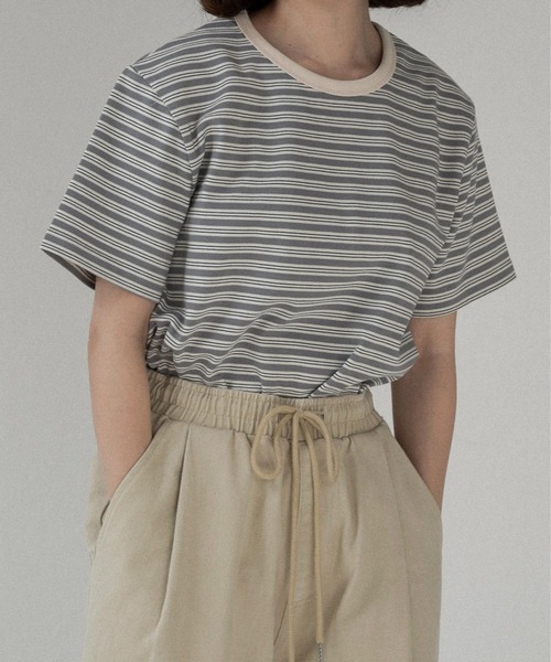 lawgy(ラウジー)の「bi color neck multi border t / バイカラーネックマルチボーダーt(Tシャツ/カットソー・レディース・グレー/クリーム・FREE)」の7枚目の写真