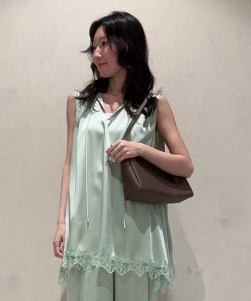 MIESROHE(ミースロエ)の「ハンカチーフヘムレースブラウス(シャツ/ブラウス・レディース・ブラック/アイボリー/ミント・F)」の3枚目の写真