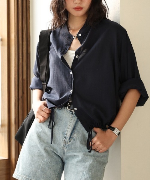 CHUN CHUN NOTES(チュンチュンノーツ)の「26SS/テンセルリネンバンドカラーシアーシャツ(シャツ/ブラウス・レディース・ネイビー/ホワイト/ピンク/ブルー・M)」の2枚目の写真