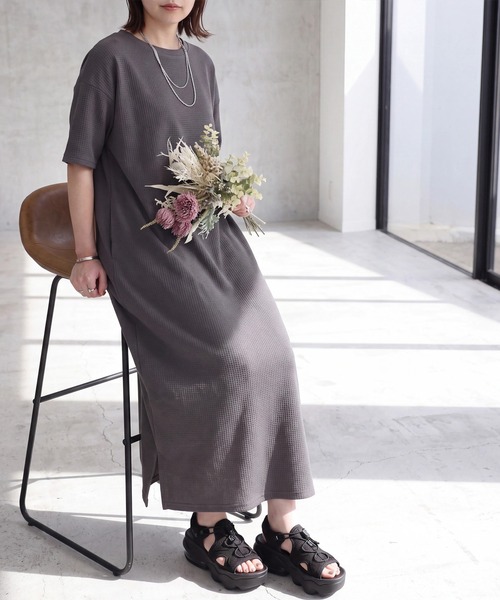 SELECT LEVERY（セレクトリベリー）の「シワになりにくい ジャガード半袖ワンピース（ワンピース・レディース・アイボリー/ブラック/チャコール・MEDIUM/LARGE）」の20枚目の写真