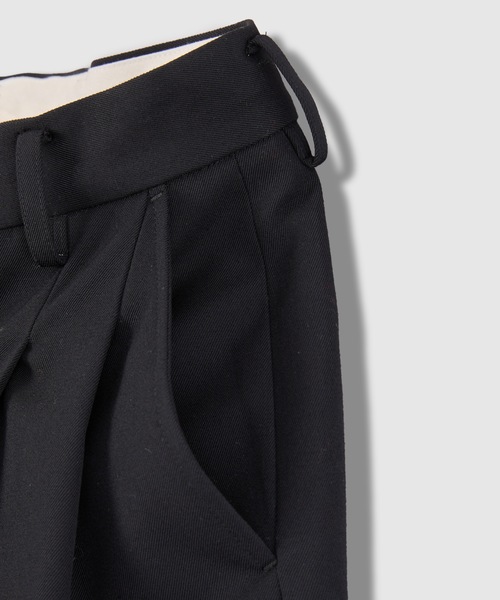 HOLIDAY(ホリデイ)の「WOOL TWILL 2TUCK SLACKS ウールツイルツータックスラックス(スラックス・レディース・ブラック/カーキ・ONE SIZE)」の8枚目の写真