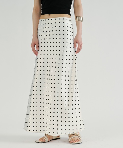 Ezick(エジック)の「Dot satin skirt / ドットサテンスカート(スカート・レディース・ブラック/オフホワイト・FREE)」の17枚目の写真