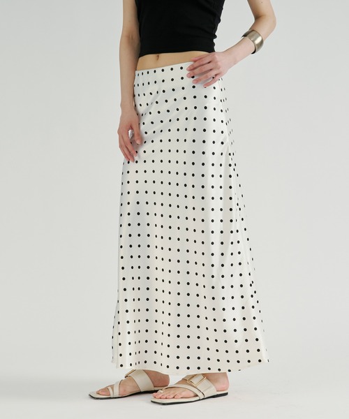 Ezick(エジック)の「Dot satin skirt / ドットサテンスカート(スカート・レディース・ブラック/オフホワイト・FREE)」の18枚目の写真