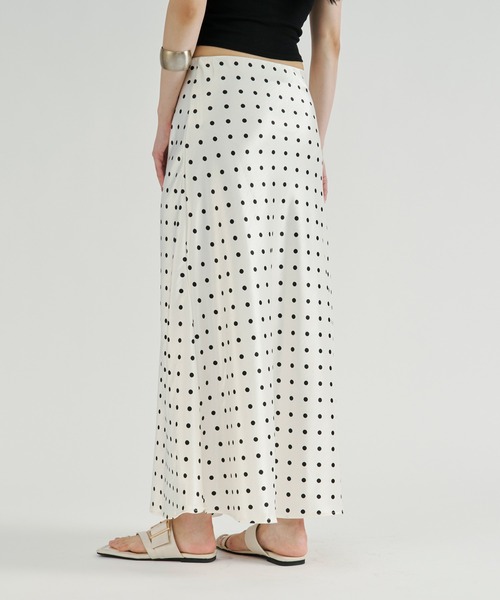 Ezick(エジック)の「Dot satin skirt / ドットサテンスカート(スカート・レディース・ブラック/オフホワイト・FREE)」の20枚目の写真
