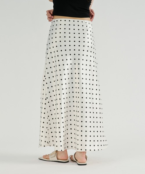 Ezick(エジック)の「Dot satin skirt / ドットサテンスカート(スカート・レディース・ブラック/オフホワイト・FREE)」の21枚目の写真