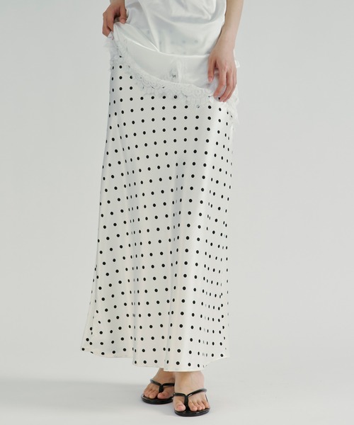 Ezick(エジック)の「Dot satin skirt / ドットサテンスカート(スカート・レディース・ブラック/オフホワイト・FREE)」の9枚目の写真