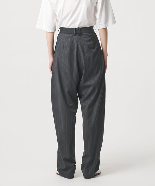 LOEFF（ロエフ）の「＜LOEFF＞トロピカルウール ボンタンパンツ ピンストライプ（その他パンツ・レディース・ダークグレー・0/00/2/1）」の2枚目の写真