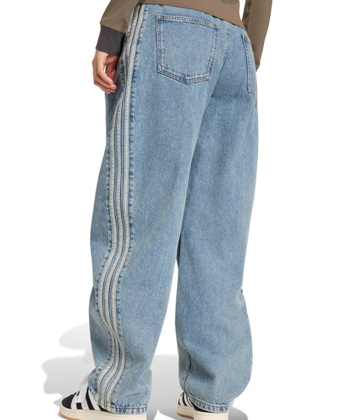 adidas(アディダス)の「adidas HIGH RISE BARREL LEG DENIM PANT / アディダス ハイライズ バレル レッグ デニム パンツ(デニムパンツ・レディース・ライトインディゴブルー・25inch/24inch/26inch)」の8枚目の写真