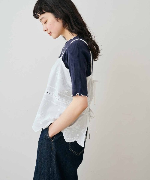 Live in comfort（リブインコンフォート）の「リブ　イン　コンフォート　人気スタイリスト石上美津江さんとつくった　スカラップレースのキャミソールビスチェ〈オフホワイト〉（キャミソール・レディース・オフホワイト・3L/LL/L/M/S）」の5枚目の写真