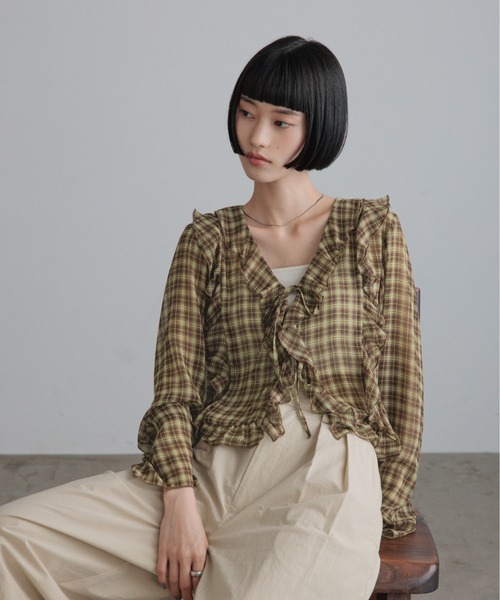 LOWRYS FARM(ローリーズファーム)の「チェックフリルブラウス 1049043(シャツ/ブラウス・レディース・レッド/ブラウン系その他5/ブラウン系その他・FREE)」の4枚目の写真