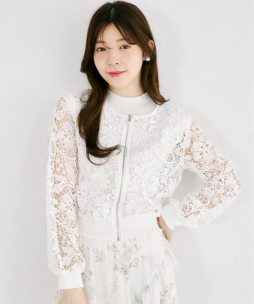 tocco closet(トッコ クローゼット)の「パールチャーム付きフラワーカットワークレースブルゾン(ブルゾン・レディース・オフホワイト・M)」の18枚目の写真