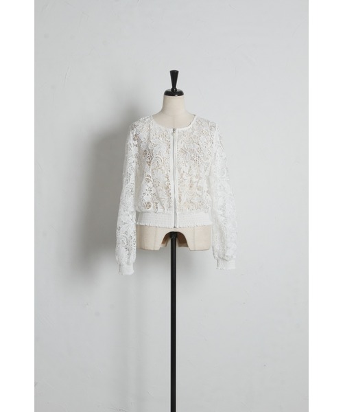 tocco closet(トッコ クローゼット)の「パールチャーム付きフラワーカットワークレースブルゾン(ブルゾン・レディース・オフホワイト・M)」の10枚目の写真
