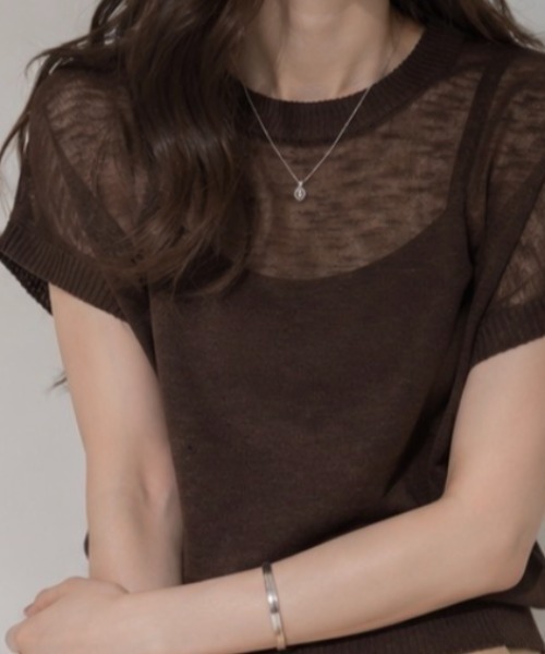 Dolce Fiora（ドルチェフィオラ）の「涼やかな透け感がおしゃれな、スラブシアー半袖ニット（ニット/セーター・レディース・ホワイト/ブラック/ブラウン・M）」の11枚目の写真