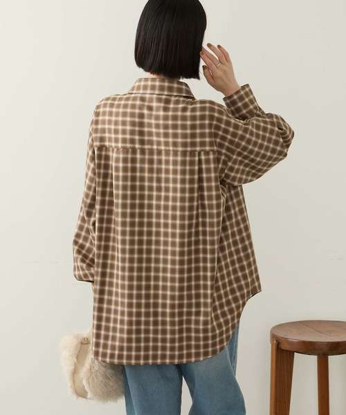 Aunely(オーネリー)の「【Aunely】 しわレスデイリーチェックシャツ<YOSOOIシリーズ>(シャツ/ブラウス・レディース・グレー/ブラウン/ブルー/ブラック/オレンジ・M/L)」の15枚目の写真