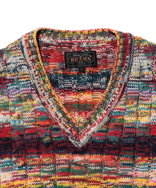 BEAMS PLUS(ビームスプラス)の「Cable Knit Vest Kasuri(ニット/セーター・メンズ・オレンジ/レッド/サックスブルー・S/M/L/XL)」の5枚目の写真