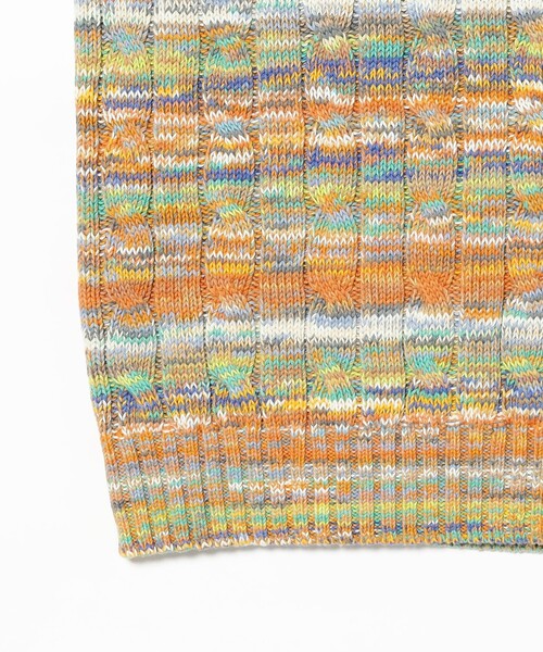 BEAMS PLUS(ビームスプラス)の「Cable Knit Vest Kasuri(ニット/セーター・メンズ・オレンジ/レッド/サックスブルー・S/M/L/XL)」の19枚目の写真