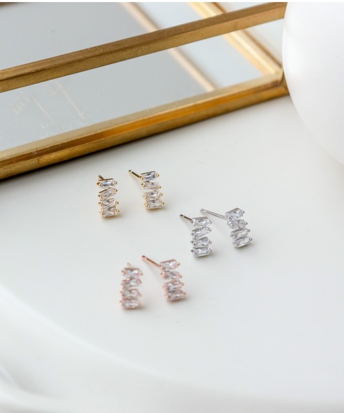 Three Four Time(スリーフォータイム)の「キュービックミニピアス(ピアス(両耳用)・レディース・ピンクゴールド/シルバー/ゴールド・FREE)」の3枚目の写真