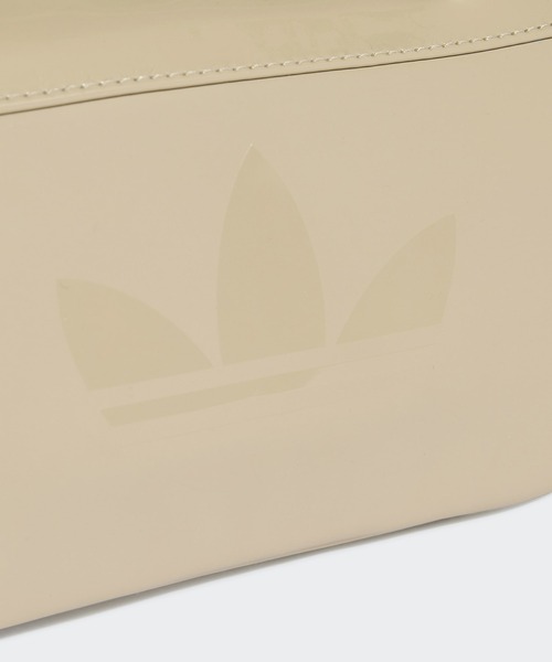 adidas(アディダス)の「adidas/アディダス HERI ADICOER BOWLIMG スポーティ トレフォイルロゴ ボウリングバッグ レディース カジュアル 秋 秋服 2026年秋冬(ショルダーバッグ・レディース・ブラック/ベージュ・FREE)」の11枚目の写真