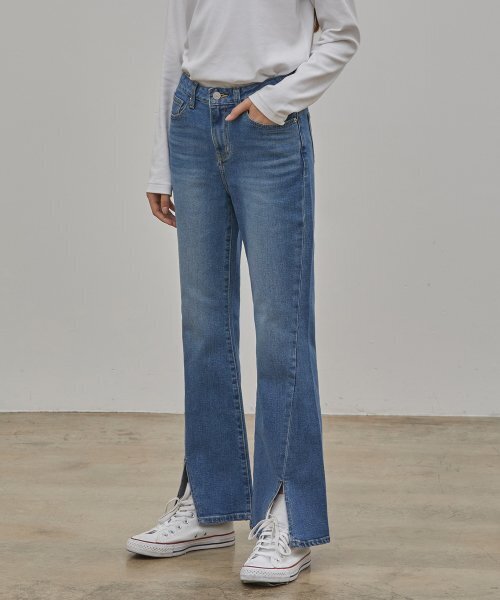 RYUL+WAI(リュルアンドワイ)の「デニム裾スリットブーツカットパンツブルー(デニムパンツ・レディース・その他・SMALL/MEDIUM)」の1枚目の写真