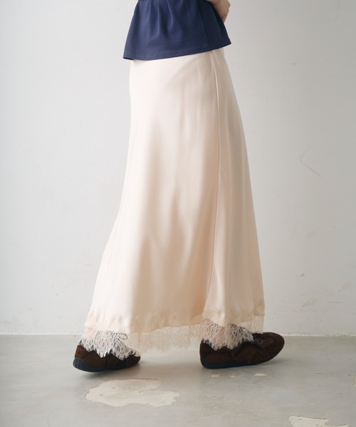 Crisp（クリスプ）の「satin lace long skirt / サテンレースロングスカート（スカート・レディース・ブラウン/アイボリー・FREE）」の4枚目の写真