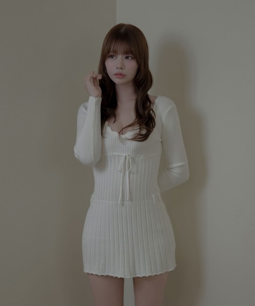M DOLLY(エムドリー)の「Knit tilly mini dress / ニットティリーミニドレス(ワンピース・レディース・ブラック/ピンクベージュ/アイボリー・FREE)」の2枚目の写真