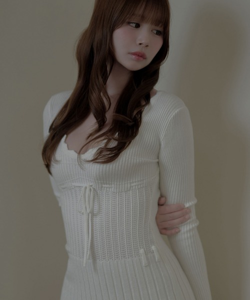 M DOLLY(エムドリー)の「Knit tilly mini dress / ニットティリーミニドレス(ワンピース・レディース・ブラック/ピンクベージュ/アイボリー・FREE)」の5枚目の写真