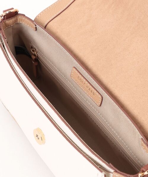 COLE HAAN（コールハーン）の「レイトン ショルダー バッグ womens（ショルダーバッグ・レディース・ベージュ・OSFA）」の7枚目の写真