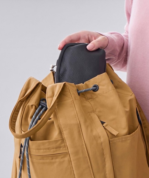ROOTOTE(ルートート)の「ルートート / リュック 2way トートバッグ A4 撥水 軽量 通勤 通学 マザーズバッグ SC.セオルー.ドローストリング-B(バックパック/リュック・レディース・グレー/レッド/ブラック/タン・FREE)」の12枚目の写真