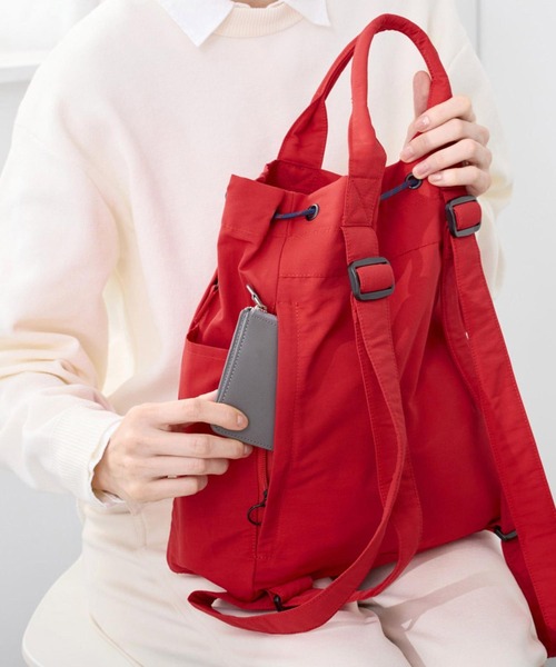 ROOTOTE(ルートート)の「ルートート / リュック 2way トートバッグ A4 撥水 軽量 通勤 通学 マザーズバッグ SC.セオルー.ドローストリング-B(バックパック/リュック・レディース・グレー/レッド/ブラック/タン・FREE)」の16枚目の写真