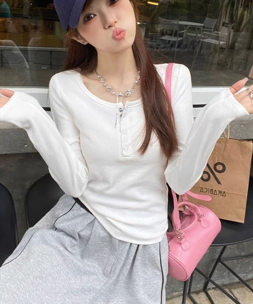 2ly2(トゥーリートゥー)の「ヘンリーネックリブトップス / 長袖カットソー リブトップス フィットトップス(Tシャツ/カットソー・レディース・ホワイト/ブラック/グレー・FREE)」の2枚目の写真