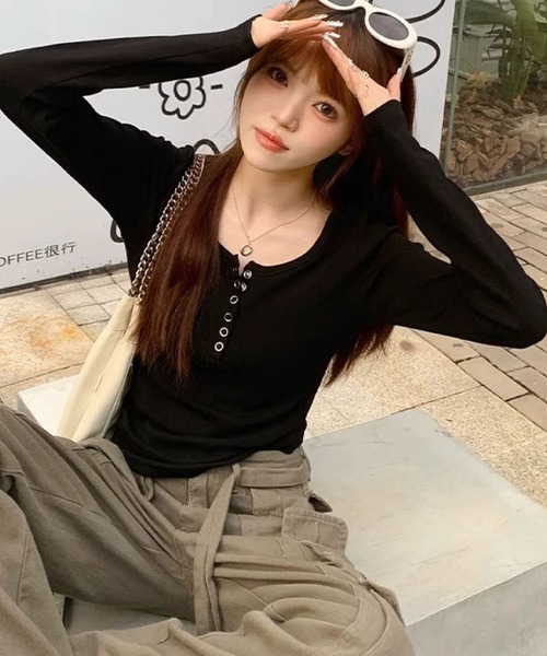 2ly2(トゥーリートゥー)の「ヘンリーネックリブトップス / 長袖カットソー リブトップス フィットトップス(Tシャツ/カットソー・レディース・ホワイト/ブラック/グレー・FREE)」の9枚目の写真