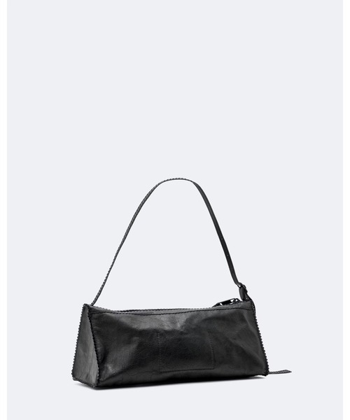 ALLSAINTS(オールセインツ)の「SILOH PINKED-EDGE LEATHER SHOULDER BAG | SILOH ピンクエッジ レザー ショルダー バッグ(ショルダーバッグ・レディース・ブラック・ONE SIZE)」の2枚目の写真