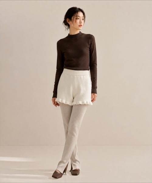 United store(ユナイテッドストア)の「裾フリルニットショートパンツ(その他パンツ・レディース・ダークグレー/ブラック/アイボリー・FREE)」の5枚目の写真