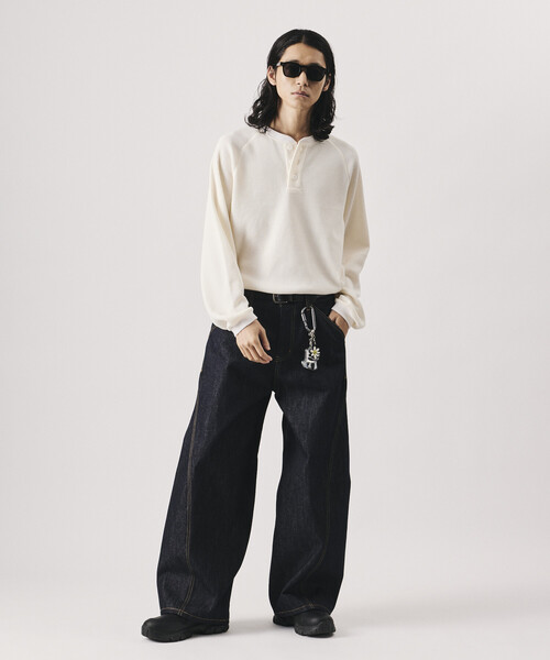FREAK'S STORE(フリークスストア)の「ラグランスリーブ ヘンリーネック ワッフル ロングスリーブTEE(Tシャツ/カットソー・メンズ・ホワイト/その他9/オレンジ/カモフラージュ/チャコールグレー・MEDIUM/LARGE)」の6枚目の写真