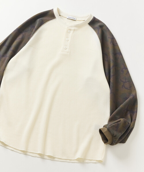 FREAK'S STORE(フリークスストア)の「ラグランスリーブ ヘンリーネック ワッフル ロングスリーブTEE(Tシャツ/カットソー・メンズ・ホワイト/その他9/オレンジ/カモフラージュ/チャコールグレー・MEDIUM/LARGE)」の21枚目の写真