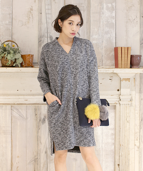 Bou Jeloud（ブージュルード）の「ファーポンポン付クラッチ（クラッチバッグ・レディース・グレー/ネイビー・FREE）」の13枚目の写真