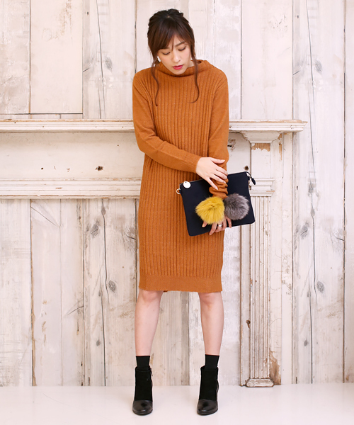 Bou Jeloud（ブージュルード）の「ファーポンポン付クラッチ（クラッチバッグ・レディース・グレー/ネイビー・FREE）」の14枚目の写真