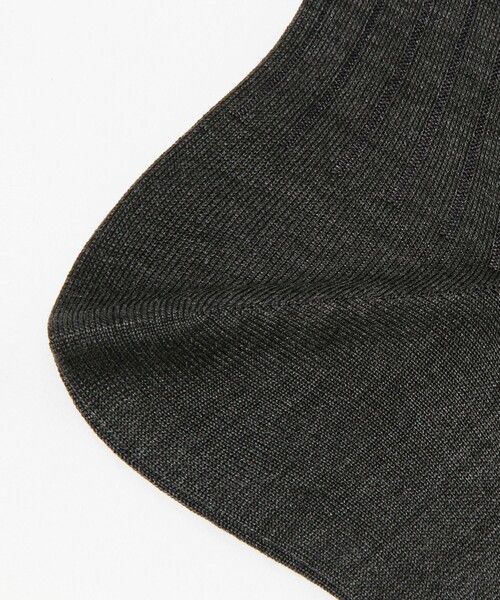BEAMS F(ビームスエフ)の「BEAMS F / シルクリブソックス(ソックス/靴下・メンズ・チャコールグレー/ダークグリーン/ネイビー/ワイン・ONE SIZE)」の11枚目の写真