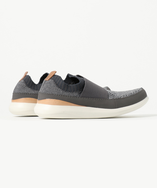 Clarks(クラークス)の「Pitman Step / メンズ スリッポンスニーカー ピットマンステップ (グレー)(スニーカー・メンズ・グレー・6/7/7.5/8.5/9/11/10/10.5/6.5/8/9.5)」の4枚目の写真