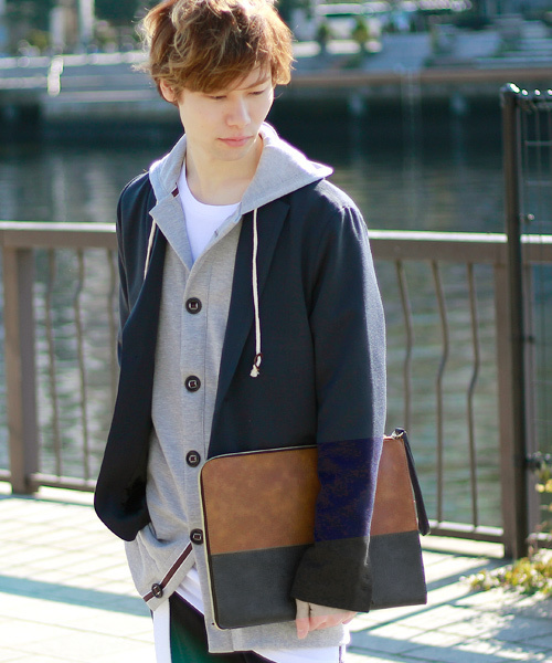 MONO-MART（モノマート）の「PU Leather Square Clutch Bag