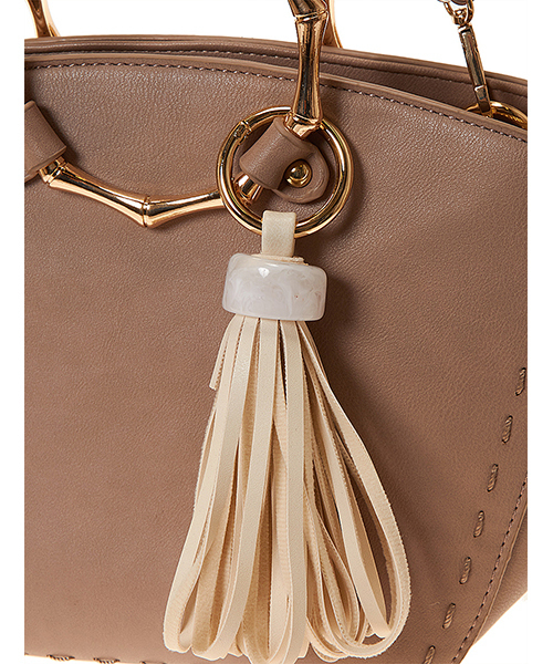 fifth（フィフス）の「リングハンドルタッセルチャームバッグ（ハンドバッグ・レディース・ブラック/モカ/サックスブルー/ホワイト/キャメル・FREE）」の10枚目の写真