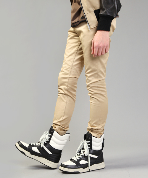 MIDWEST（ミッドウエスト）の「DIET BUTCHER SLIM SKIN×MIDWEST　別注ルーズフィットパンツ（その他パンツ・メンズ・ベージュ/ネイビー・1/2）」の3枚目の写真