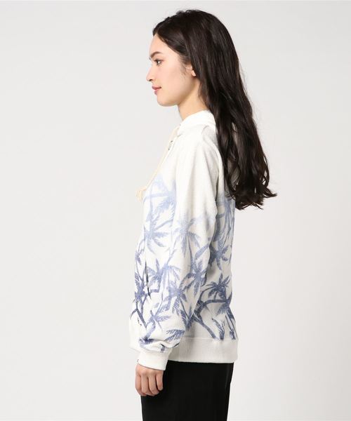 BILLABONG(ビラボン)の「BILLABONG レディース セットアップトップス / 総柄フルうジップパーカー(スウェット・レディース・ネイビー/ホワイト/ピンク・LARGE/MEDIUM)」の4枚目の写真