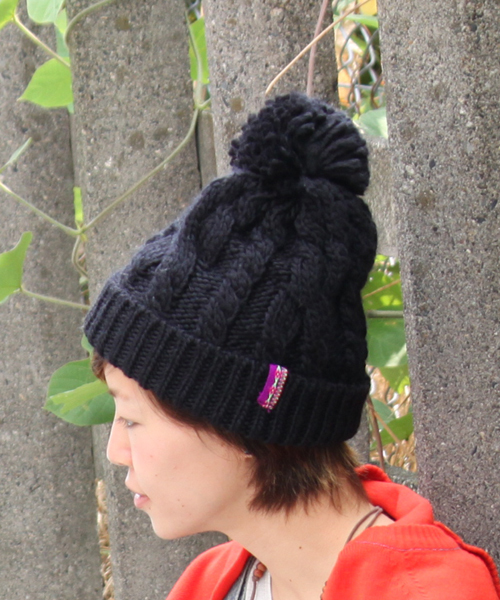 チチカカ(チチカカ)の「ペルーテープニットキャップ(ニットキャップ/ビーニー・レディース・パープル/ネイビー/グレー/カーキ/ブラック/ベージュ・FREE)」の2枚目の写真