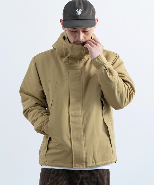 Rocky Monroe�i���b�L�[�������[�j�́u�^�X�������{�A�}�E���e���p�[�J�[�i�}�E���e���p�[�J�[�j�v�b�x�[�W��