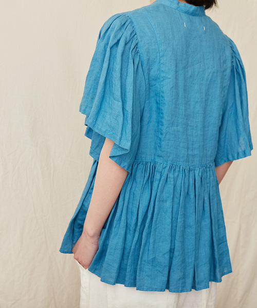 IKKUNA（イクナ）の「ruffled blouse／ラッフルドブラウス（シャツ/ブラウス・レディース・ホワイト/チャコールグレー/キナリ/ターコイズブルー・1）」の14枚目の写真