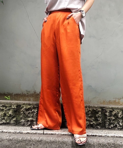 PAGEBOY（ページボーイ）の「シャイニーサテンパンツ（その他パンツ・レディース・ダークオレンジ/モカ/イエロー/サックスブルー/ピンク/ライトグレー・FREE）」の6枚目の写真
